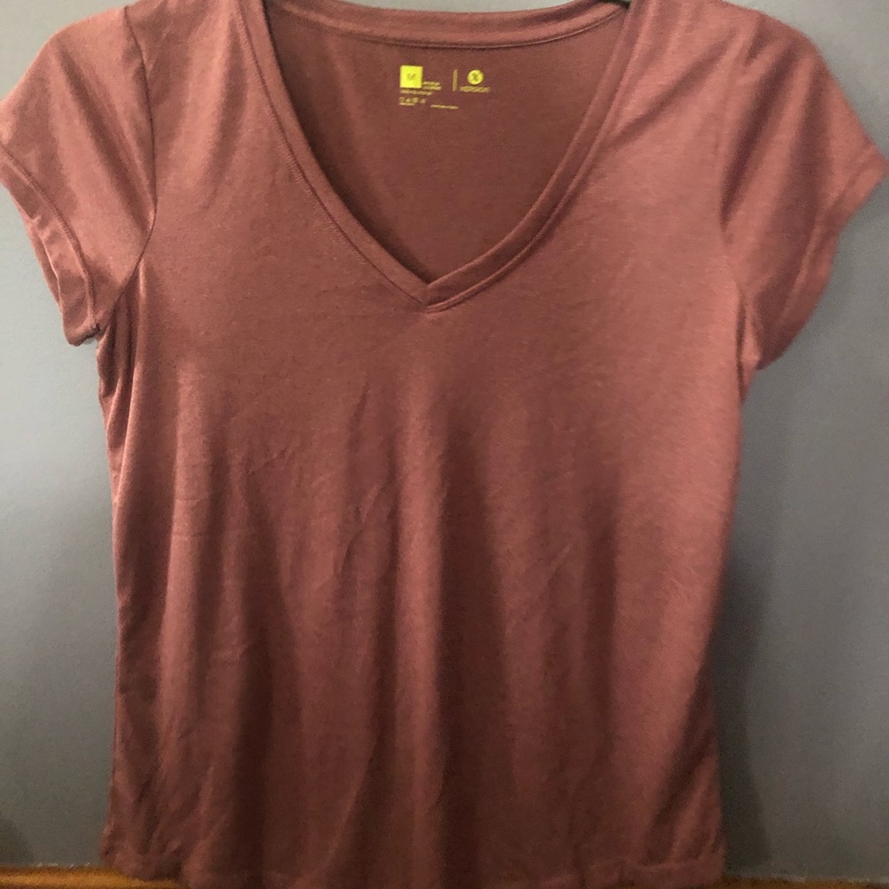 Light weight work out v-neck